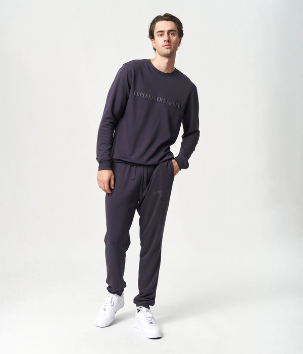 Mörkgrå bambu joggingdräkt med logotyp