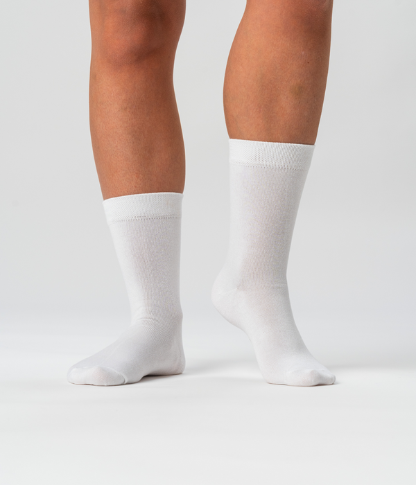 Bambupaket - T-shirt & Maxitrosor & Strumpor - Vit