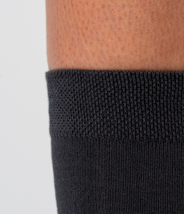 10 par mörkgrå bambusockor