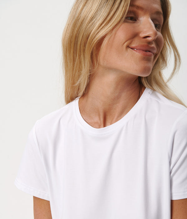 Bambupaket - T-shirt & Maxitrosor & Strumpor - Vit